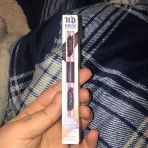 Kat von D “brow endowed” brow volumizer